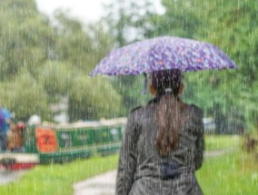 风暴阿什利警告称，英国将面临“大风暴”，预计将带来暴雨和70英里/小时的风速